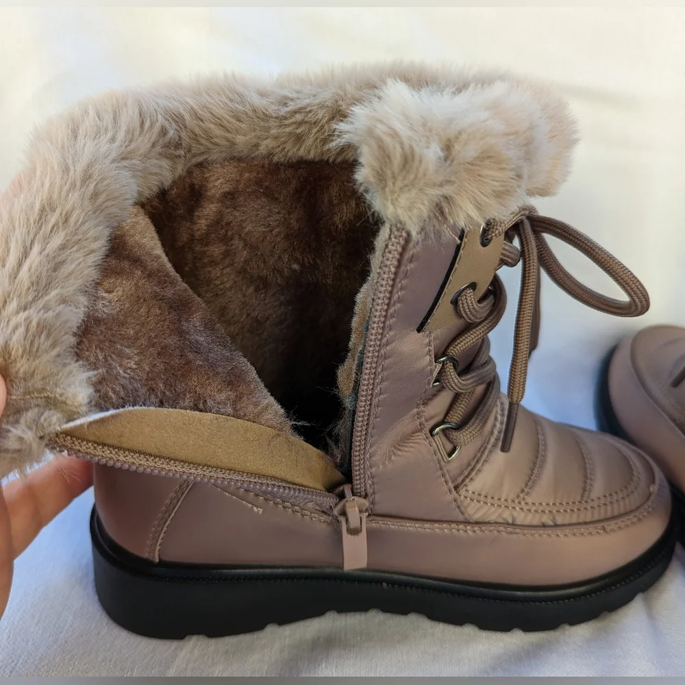 Girls Quilted Ankle Boots With Fluffy Lace Nylon Lining Size 1